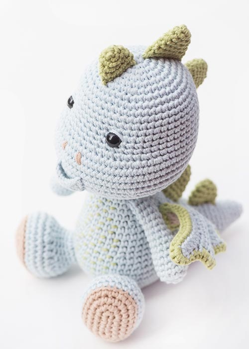 Amigurumi.com - Book creations - Cuddly Amigurumi Toys - Lars the Dragon