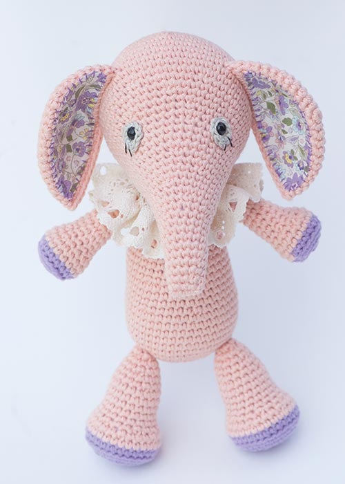 Amigurumi.com - Book creations - Cuddly Amigurumi Toys - Teele the Elephant